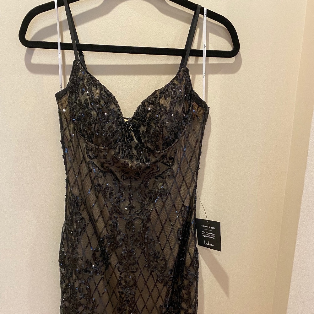 Lulu’s sequin black bodycon dress